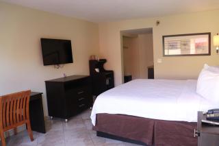 Curtis Inn & Suites - Hollywood - 4