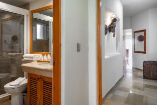 Costa Brava Apartments I Ocean Front - 9