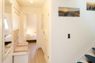 Carlotta s Beachroom - List - 2