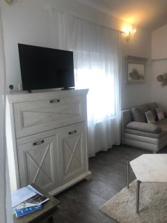 Grey Pearl with free EV Ch-Station - Valbandon - 1