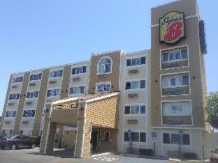 Super 8 by Wyndham National City Chula Vista - 5