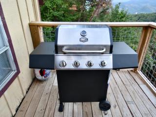 Million Dollar Views! 4 Bedroom, Sleeps 9, close to National Park and 5 mi to Gatlinburg! - Gatlinburg - 4