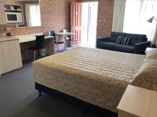 Cardiff Motor Inn - 3