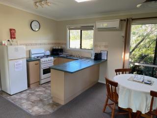 Cabins on Halls - Pokolbin - 3