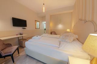 Casablanca Panzió - Tata - 5