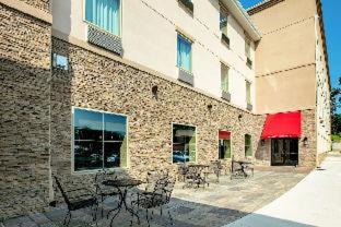 Comfort Suites Fishkill near Interstate 84 - Fishkill - 2