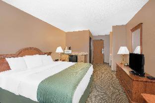 Days Inn by Wyndham Mitchell SD - Mitchell - 6