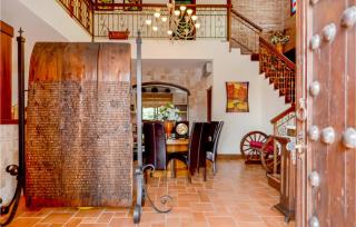6 Bedroom Awesome Home In Estepona - Estepona - 4