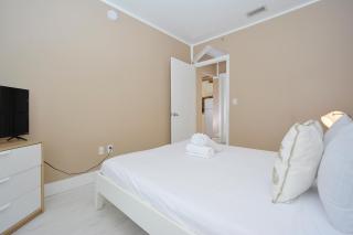 Ocean Drive Beach Apartments - 4