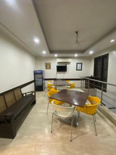 Sheesh Mahal Bed & Breakfast - 8