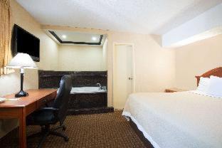 Red Roof Inn Copiague - Copiague - 8
