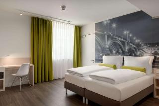 Super 8 by Wyndham Mainz Zollhafen - Mainz - 1