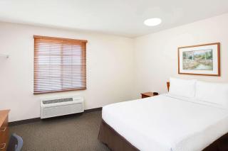 WoodSpring Suites Tyler Rose Garden - 4