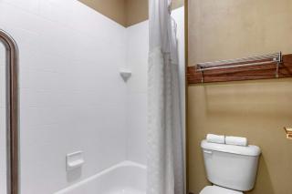 Comfort Inn Warrensburg Station - 9
