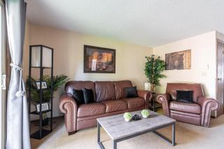 Huckleberry House - 4