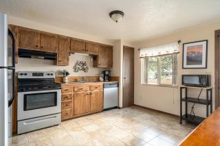 Huckleberry House - 7