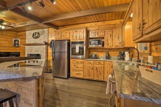 Pocono Log Cabin Fireplace, Fire Pits and Amenities - Pocono Lake - 1