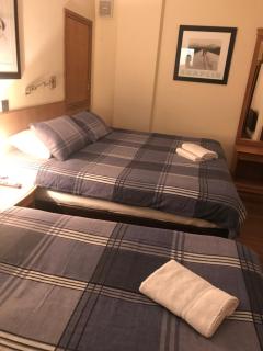 Shanahans B&B with Sports Bar - Birmingham - 7