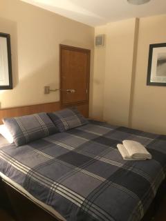 Shanahans B&B with Sports Bar - Birmingham - 9