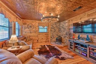 2 Mi to Choctaw Landing Western Daze Cabin! - 5