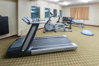 Super 8 by Wyndham Fort Saskatchewan - Fort Saskatchewan - 2