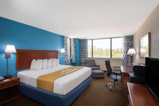 Days Inn & Suites by Wyndham Tallahassee Conf Center I-10 - Tallahassee - 3
