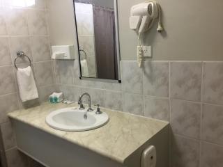 Golden Palms Motor Inn - 1