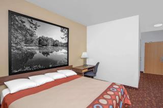 Super 8 by Wyndham Three Rivers - Three Rivers - 3