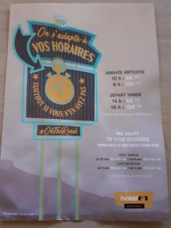 hotelF1 Saintes - Saintes - 9