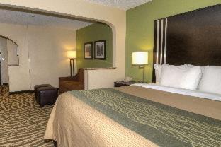 Comfort Inn near Downtown & Blue Ridge PKWY - 1