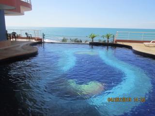 Arena y Mar Arco Iris - Atacames - 0