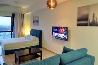 HB1614 ,Cyberjaya, Lake view, WiFi, Netflix, Free Parking, Gym, Swimming Pool, Basket Ball Court, Family play area, 3041 - Cyberjaya - 0