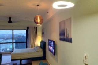 HB1614 ,Cyberjaya, Lake view, WiFi, Netflix, Free Parking, Gym, Swimming Pool, Basket Ball Court, Family play area, 3041 - 3