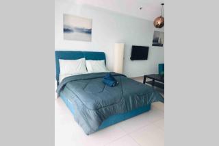 HB1614 ,Cyberjaya, Lake view, WiFi, Netflix, Free Parking, Gym, Swimming Pool, Basket Ball Court, Family play area, 3041 - 1