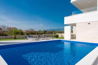 Apartments & Rooms Pool Villas Maris - Novalja - 3