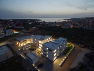 Apartments & Rooms Pool Villas Maris - Novalja - 1