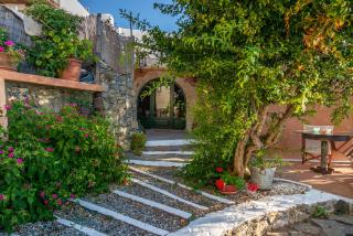 The Old Pomegranate House - Mirsíni - 8
