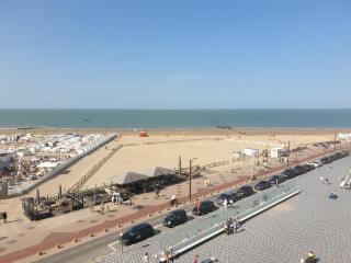 Rubensplein 7p, 4 adults & 3 kids - free parking - Knokke-Heist - 0