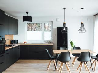 Seeblick & Terrasse! Moderne Ferienwohnung 96qm - Großräschen - 0