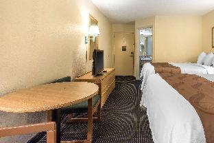 Quality Inn Cleveland North - Cleveland - 1