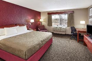 AmericInn by Wyndham Douglas/Saugatuck - 2