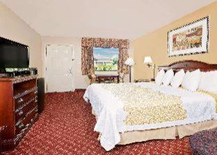Days Inn by Wyndham Paris - 3