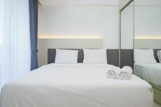 Relax and Comfy with Pool View at Studio West Vista Apartment By Travelio - Jakarta - 8