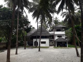 Kusini Beach Cottages - Diani Beach - 3