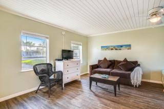 Fishermans Bungalow Hideaway - 8