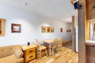Cozy Condo in Ski Trails - Truckee - 6