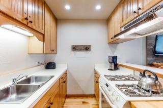 Cozy Condo in Ski Trails - Truckee - 5