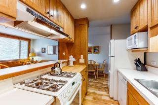 Cozy Condo in Ski Trails - Truckee - 4