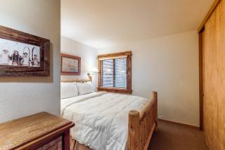Cozy Condo in Ski Trails - Truckee - 2