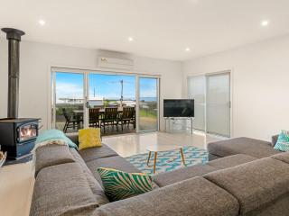 Swan Bay Views - Surf Beach - 9